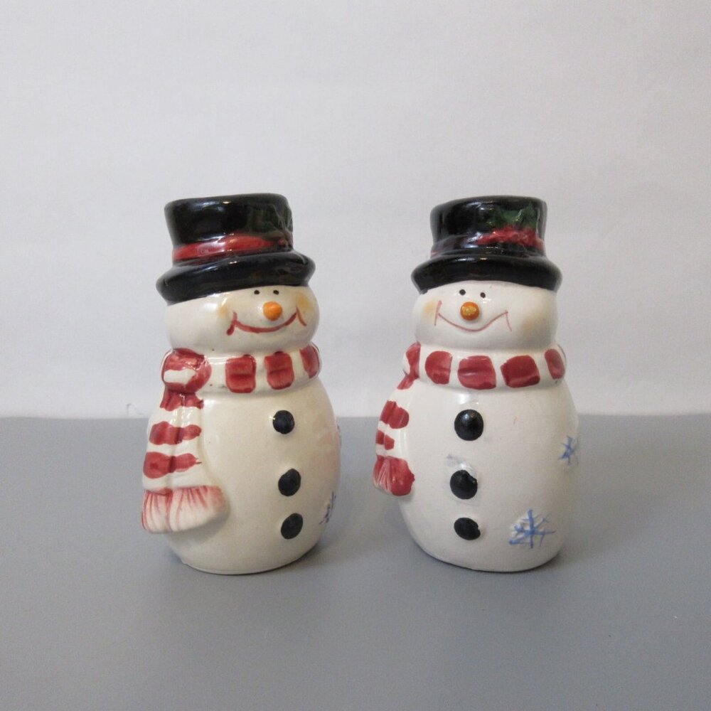 Ceramic Snowmen Salt & Pepper Shaker Christmas Winter Holiday Top Hat Scarf 3.5"